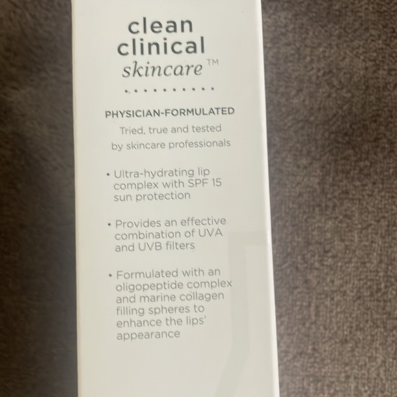 Lip enhancer - Picture 2 of 4